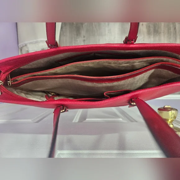 Michael Kors Large Jet Set Tote - GUC - Picture 7 of 13